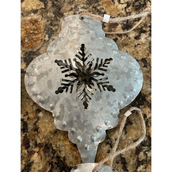 Silver Metal Snowflake Christmas Holiday Ornament NEW Rustic Farm Set‎ Of 4 NEW - Picture 2 of 6